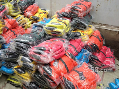 北京豐臺(tái)大紅門外貿(mào)服裝批發(fā)市場(chǎng) 棉服清倉(cāng)15元起，搶購(gòu)正當(dāng)時(shí)